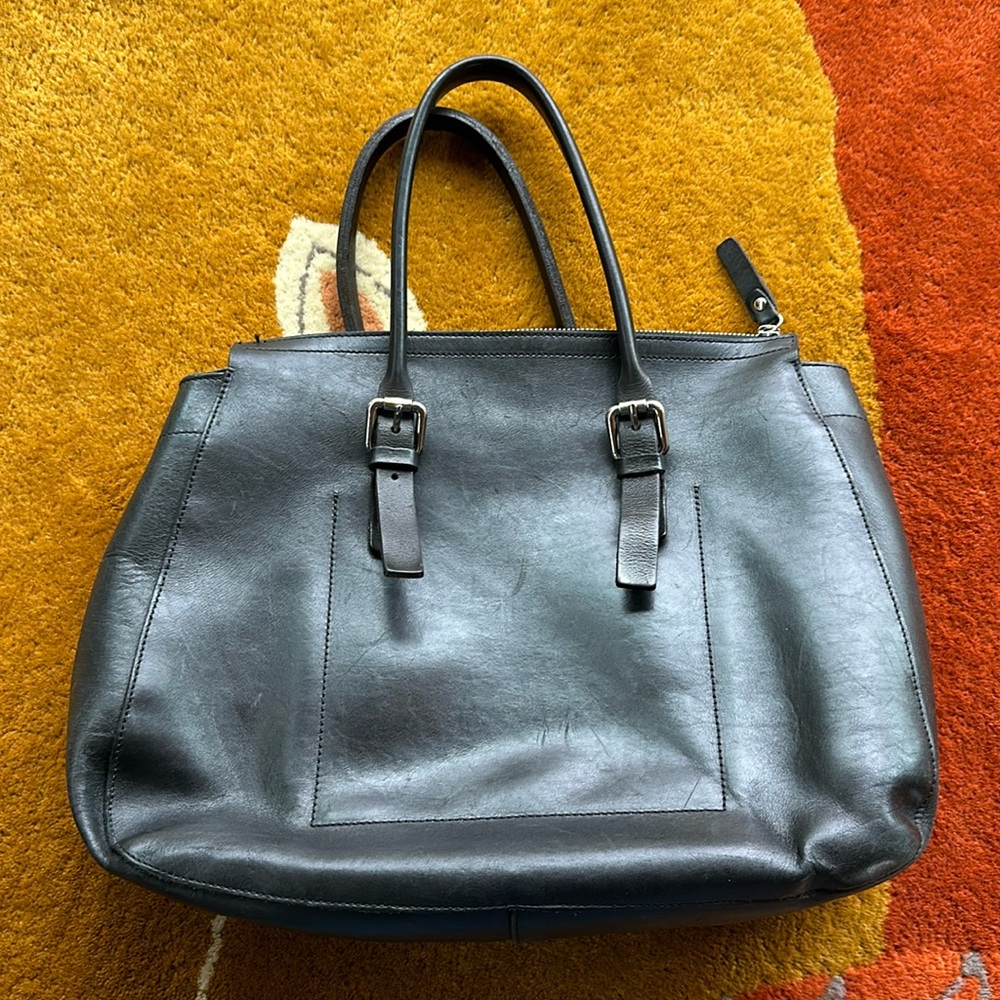 Vintage M0851 black leather handbag